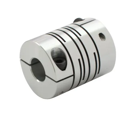 Муфта разрезная, d=16 мм, с зажимным кольцом, материал - алюминий, диаметры валов 6*6 мм, номинальный момент 0,6 Нм